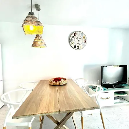 Apartment Cozy With Wifi And Terrace Near Los Charcos Beach *