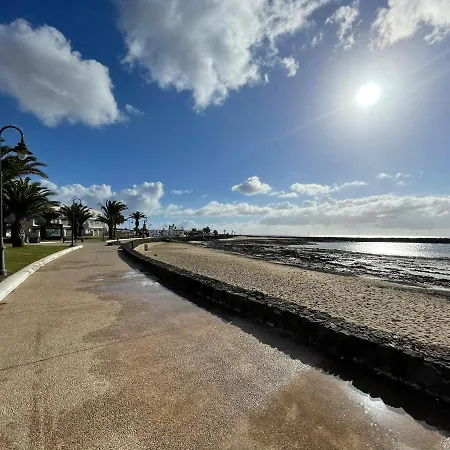 Cozy With Wifi And Terrace Near Los Charcos Beach Apartment Costa Teguise