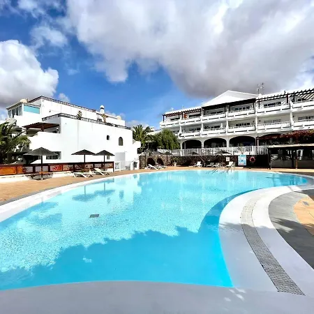 Cozy With Wifi And Terrace Near Los Charcos Beach