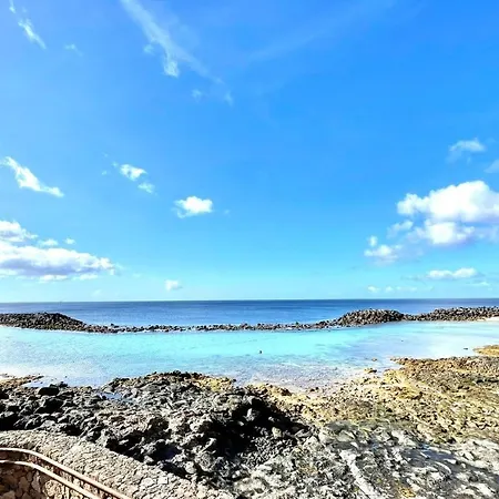 Apartment Cozy With Wifi And Terrace Near Los Charcos Beach